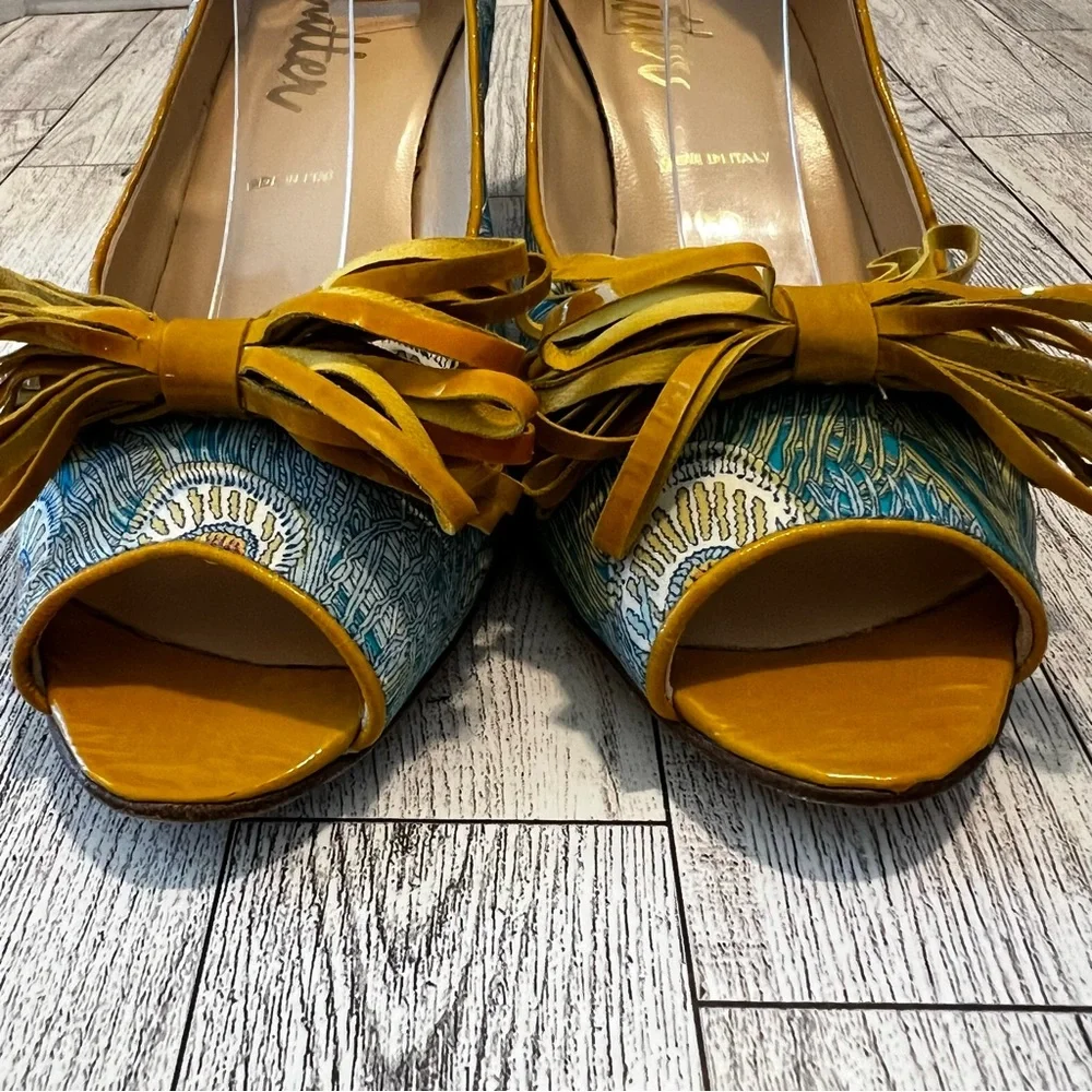Butter by Lavorazione Artigiana Peacock Leather Bow Kitten Heel Size 7.5AA Italy
